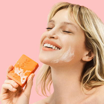 VITAMIN C & TURMERIC FACIAL CLEANING BAR